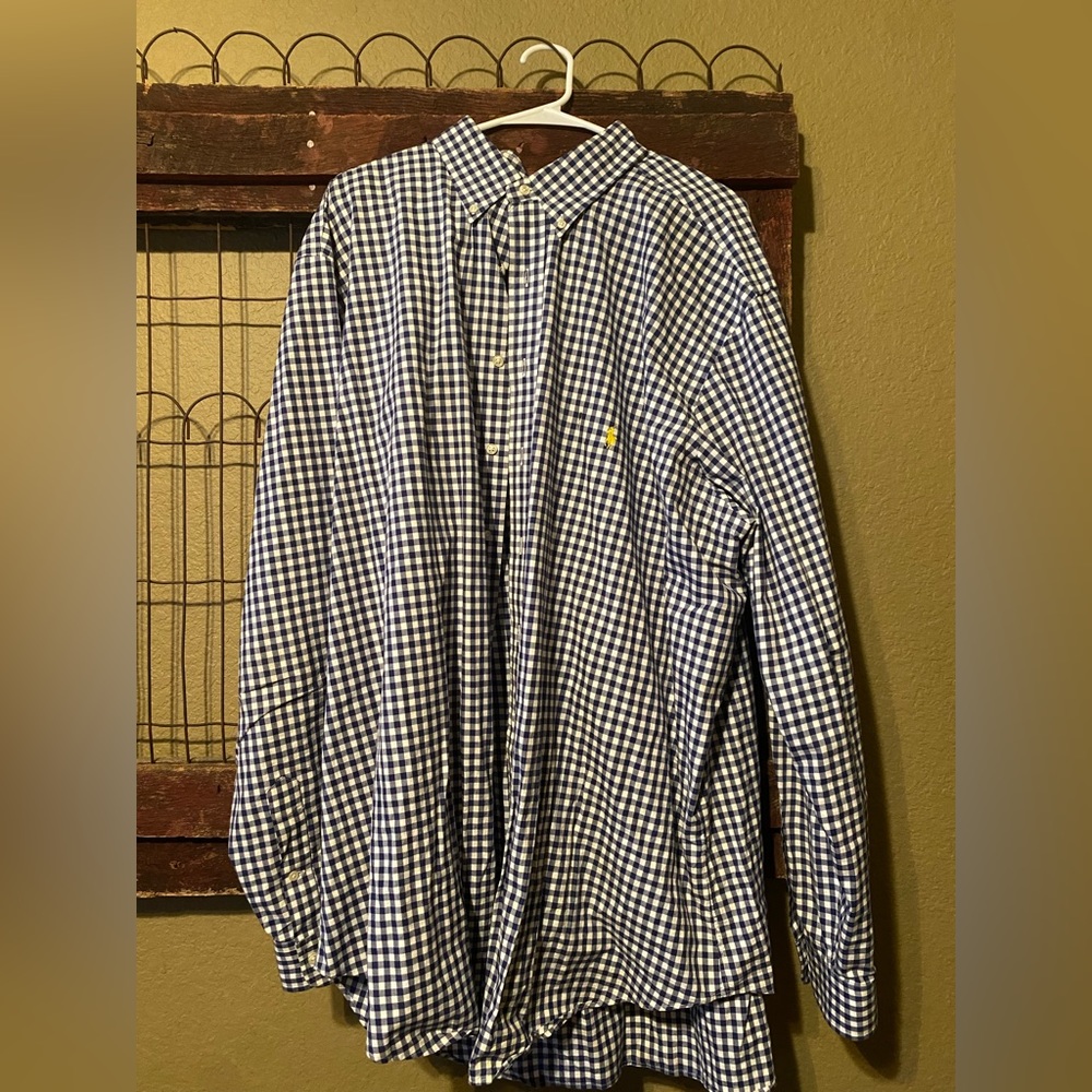 Men’s blue and white Ralph Lauren button up collared shirt 2XLT